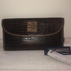 Dooney & Bourke wallet